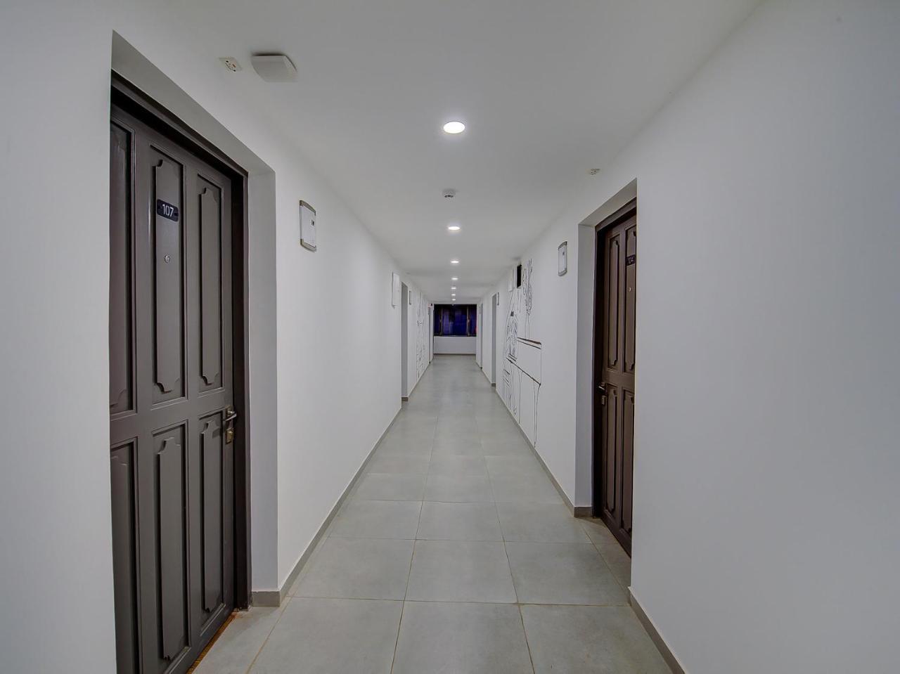 Oyo Townhouse 041 Hotel 3*